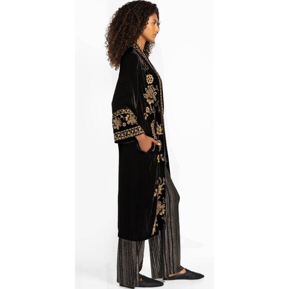 Johnny was S black velvet embroidered kimono coat - Picture 5 of 9